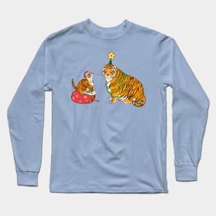 Christmas tiger’s family / Year of the Tiger /New Year 2022/ Tiger 2022 Long Sleeve T-Shirt